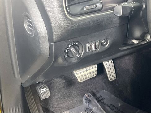 Used 2018 Dodge Challenger R/T Plus image 10