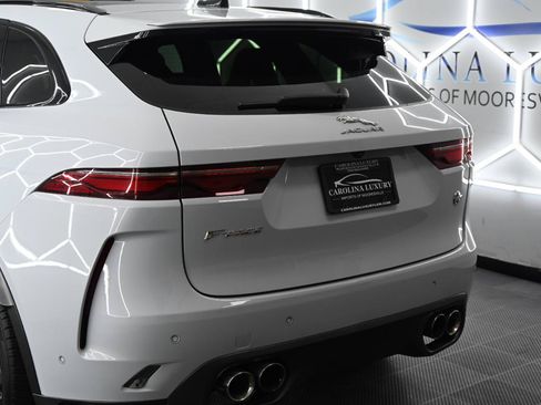 Used 2021 Jaguar F-PACE SVR AWD/4WD image 12