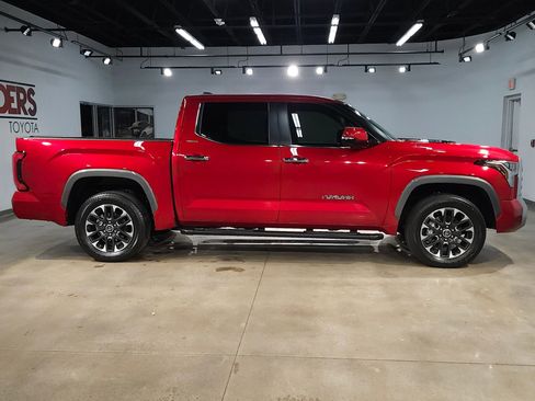 Used 2024 Toyota Tundra Limited AWD/4WD image 8