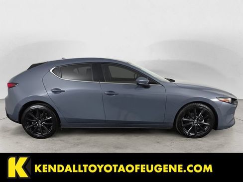 Used 2019 MAZDA MAZDA3 Hatchback w/ Premium Package FWD image 4