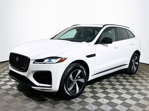 Used 2024 Jaguar F-PACE R-Dynamic S image 4