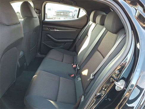 Used 2022 MAZDA MAZDA3 s image 10