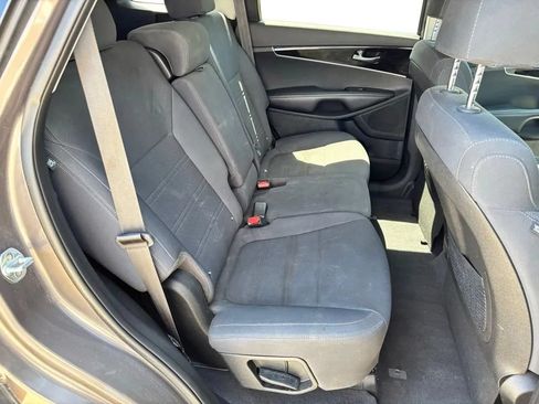Used 2019 Kia Sorento AWD image 26
