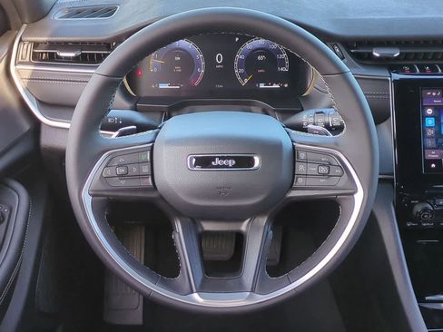 New 2025 Jeep Grand Cherokee L Laredo w/ Luxury Tech Group I RWD image 23