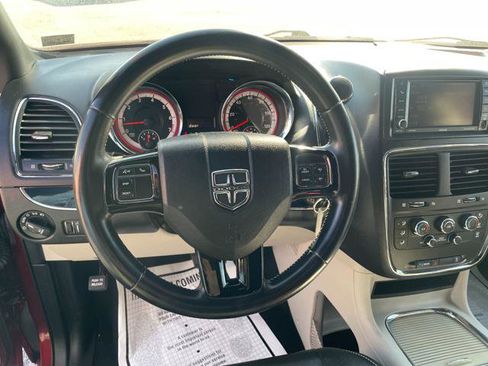 Used 2019 Dodge Grand Caravan SXT image 21