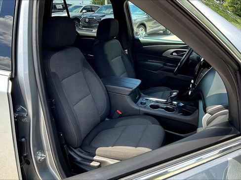 Used 2023 Chevrolet Traverse LT image 10