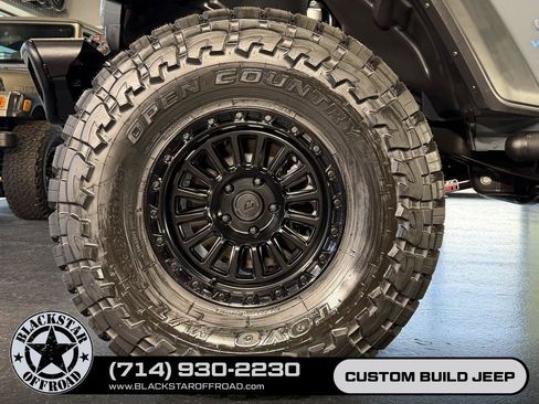 Used 2025 Jeep Wrangler Unlimited Rubicon 4xe w/ Safety Group AWD/4WD image 33