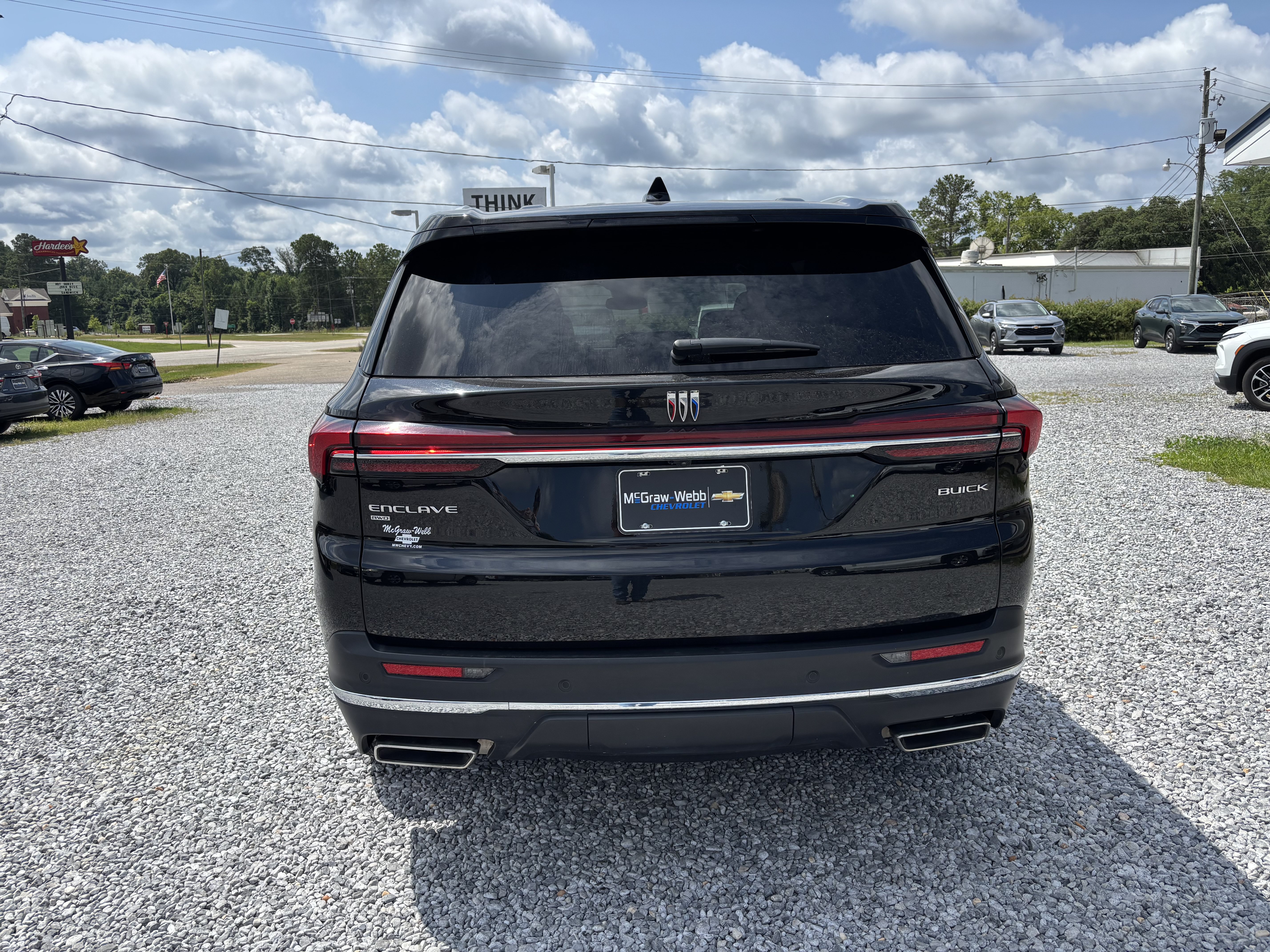 Used 2025 Buick Enclave Preferred AWD/4WD image 3