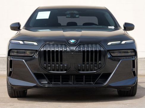 Used 2023 BMW 740i RWD image 7