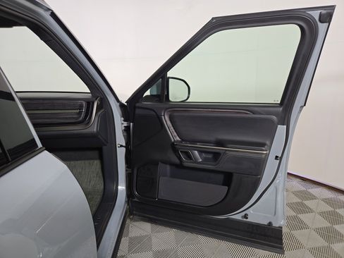 Used 2022 Rivian R1S Launch Edition AWD/4WD image 18
