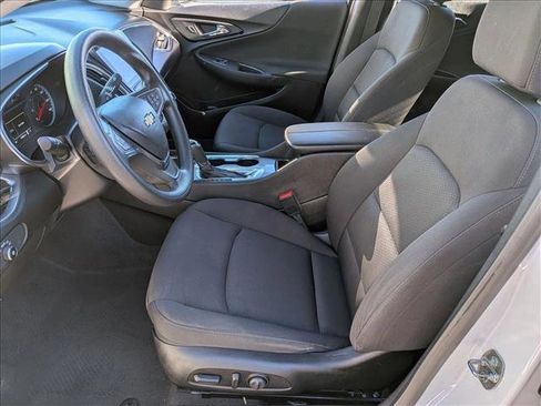 Used 2019 Chevrolet Malibu LT image 16