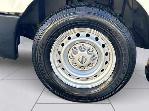 Used 2021 Nissan NV 2500 S image 10