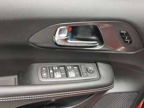 New 2026 Chrysler Pacifica Select FWD image 25