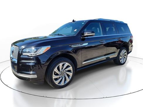 Used 2022 Lincoln Navigator 2WD image 4