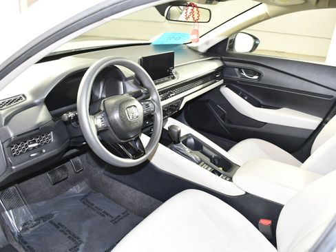 Certified 2025 Honda Accord SE image 2
