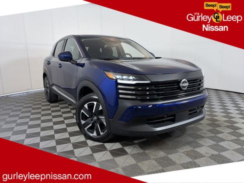 Used 2025 Nissan Kicks SV AWD/4WD image 1