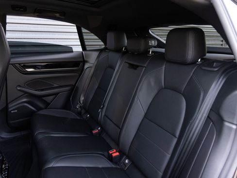 New 2026 Porsche Macan 4 Electric image 25