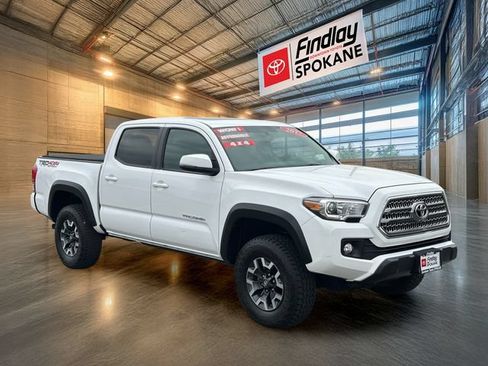 Certified 2017 Toyota Tacoma TRD Off-Road w/ Premium & Technology Package AWD/4WD image 2