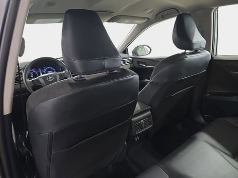 Used 2025 Toyota Camry XLE image 16