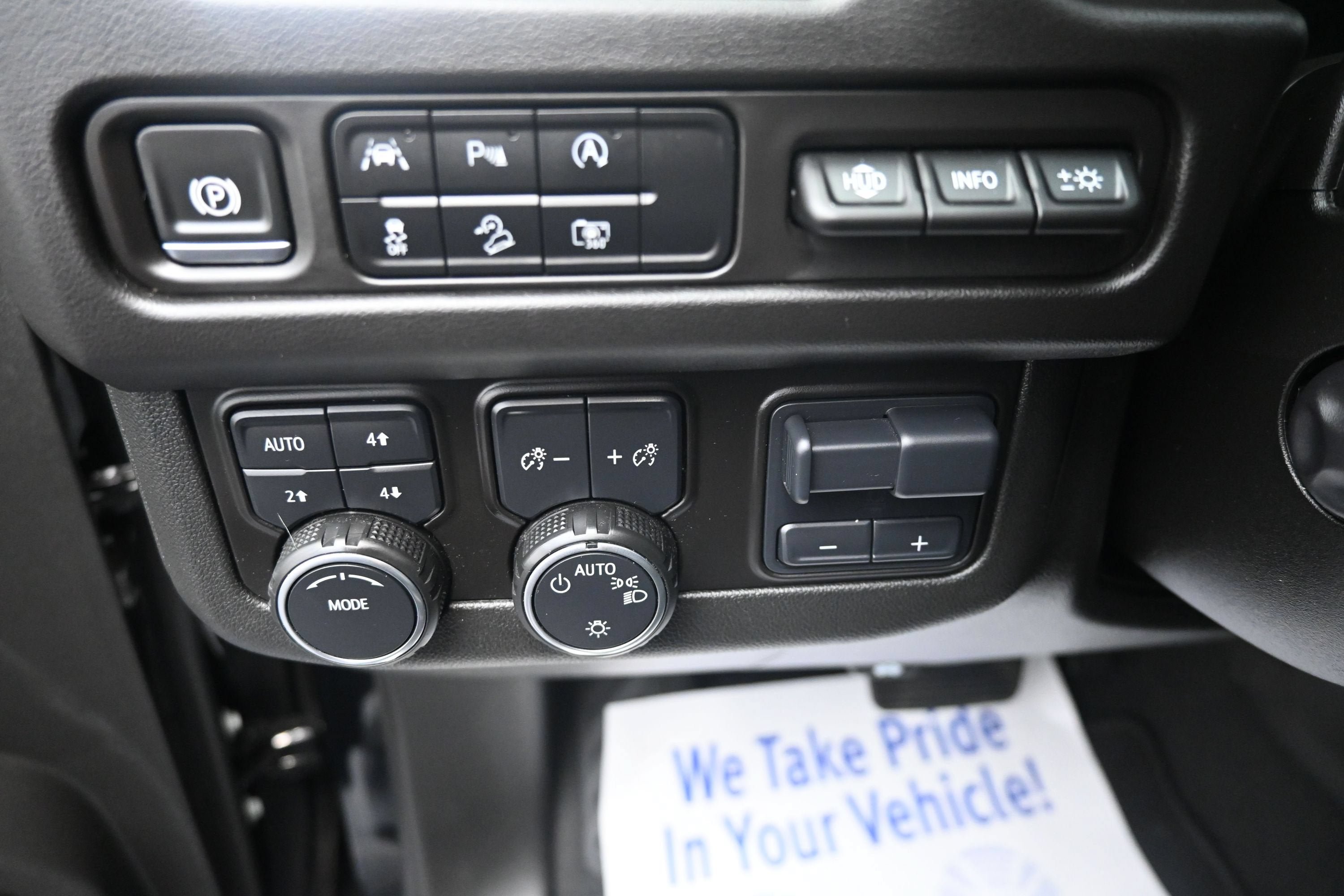 Used 2024 Chevrolet Tahoe Premier w/ Premium Package AWD/4WD image 29