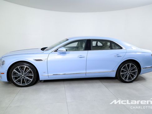 Used 2022 Bentley Flying Spur V8 image 5