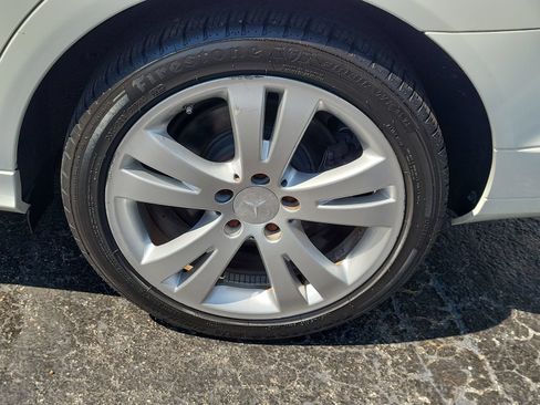 Used 2010 Mercedes-Benz C 300 Sedan image 8