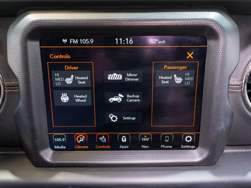 Used 2021 Jeep Wrangler Unlimited Sahara AWD/4WD image 19