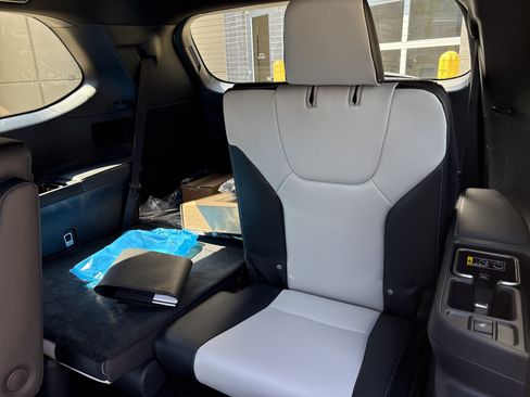 New 2026 Lexus TX 500h AWD w/ Technology Package image 32