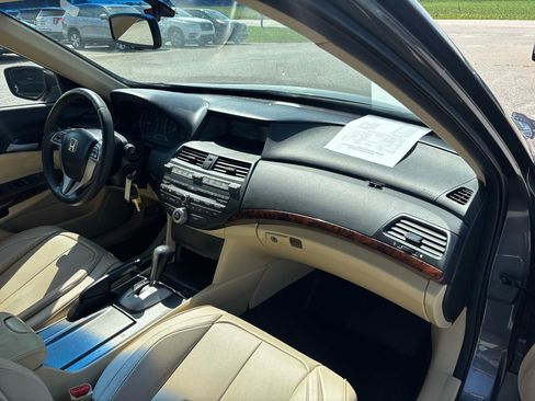 Used 2010 Honda Crosstour EX-L image 24