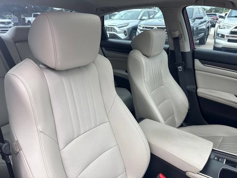 Certified 2022 Honda Accord Touring image 27