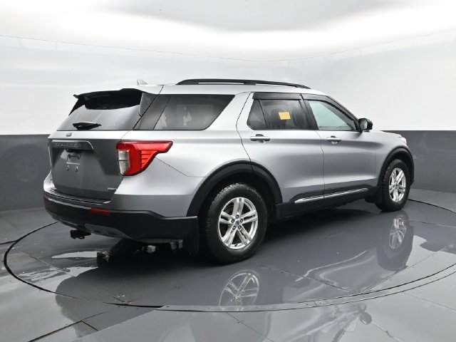 Used 2020 Ford Explorer XLT w/ Equipment Group 202A AWD/4WD image 22