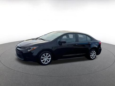 Used 2025 Toyota Corolla LE image 7