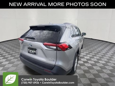 Used 2020 Toyota RAV4 XLE w/ XLE Grade Weather Package AWD/4WD image 8