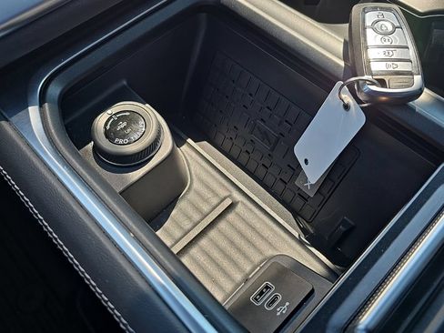 Used 2025 Ford Expedition Platinum w/ Stealth Appearance Package AWD/4WD image 36
