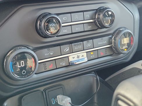 Certified 2023 Ford Bronco Outer Banks AWD/4WD image 24