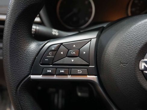 Used 2024 Nissan Altima 2.5 SV image 24