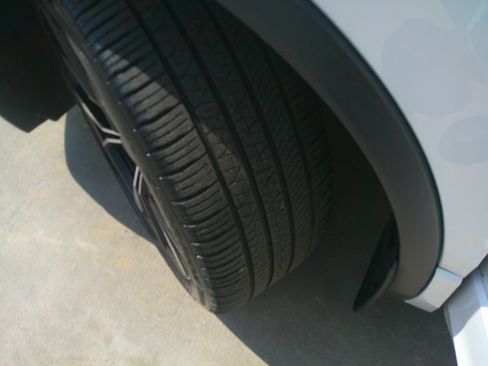 Used 2024 Volkswagen Tiguan SEL R-Line image 15