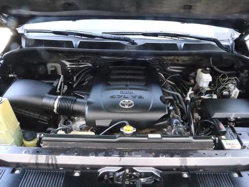 Used 2016 Toyota Tundra SR5 w/ SR5 Upgrade Package image 8