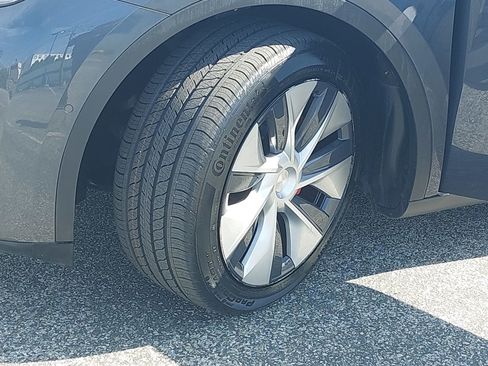 Used 2021 Tesla Model Y Long Range image 33