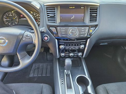 Used 2019 Nissan Pathfinder S image 11