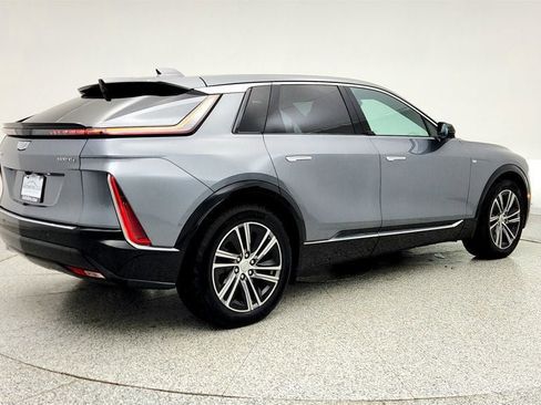 Used 2023 Cadillac Lyriq AWD image 5