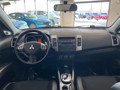 Used 2009 Mitsubishi Outlander SE image 23