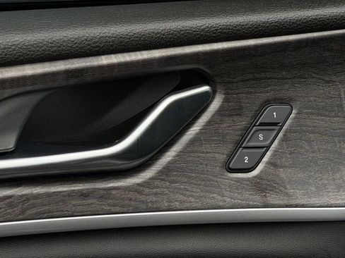 Used 2021 Jeep Grand Cherokee L Limited image 23