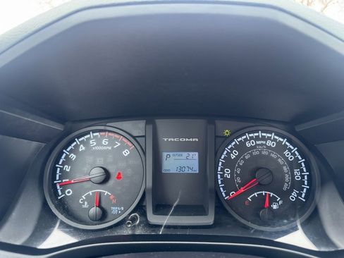 Used 2016 Toyota Tacoma SR image 23