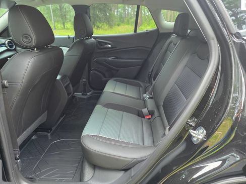 New 2026 Chevrolet Trax LT w/ Sunroof Package FWD image 15