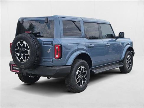 New 2025 Ford Bronco Outer Banks image 2