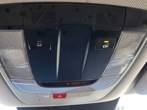 Used 2024 Kia Sorento S image 38