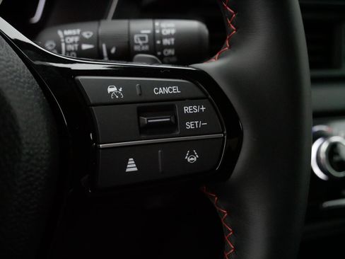 Certified 2025 Honda Pilot TrailSport image 25