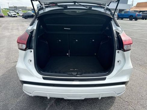 Used 2023 Nissan Kicks SR w/ SR Premium Package FWD image 17