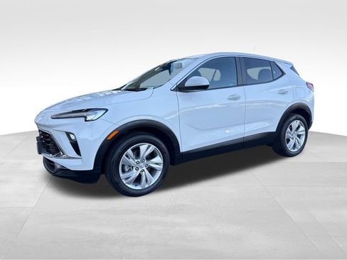 Used 2024 Buick Encore GX Preferred FWD image 1